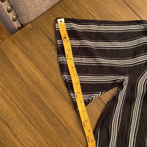 Thin Billabong elastic blouse. - Picture 8 of 11